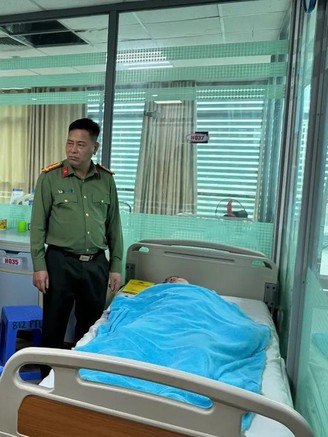 Quái xế 'thông chốt' nồng độ cồn, tông trọng thương đại úy CSGT