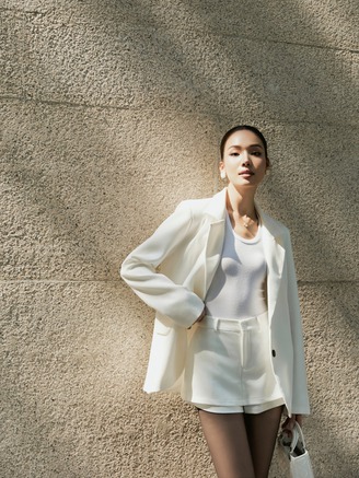 Mặc quần shorts thế nào để trẻ trung mà vẫn giữ được nét thanh lịch?