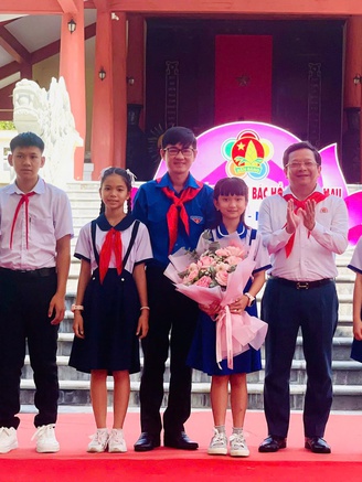Thiếu nhi Cà Mau noi gương cha anh, phấn đấu trở thành Cháu ngoan Bác Hồ