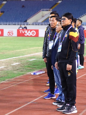 Nóng: Lý Đức chấn thương gối nguy cơ lỡ SEA Games, HAGL bức xúc sân Mỹ Đình