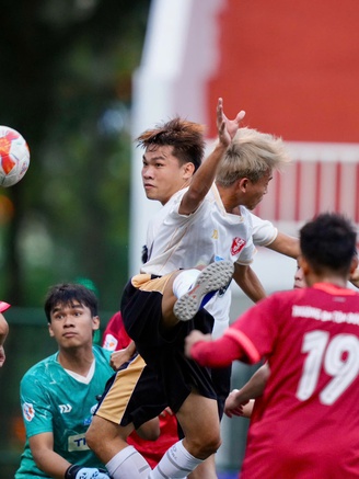 ĐH Huế 2-1 Trường ĐH Tôn Đức Thắng: Cựu vô địch giành vé tứ kết đầu tiên