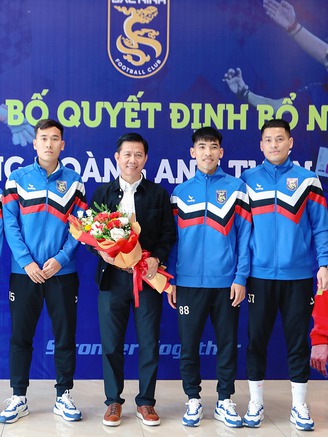 HLV Hoàng Anh Tuấn sát cánh cùng ông Park Hang-seo ở đội bóng triệu USD: Quyết thăng hạng