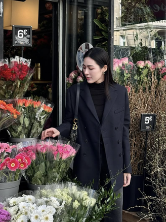 Đón hè sang với áo blazer thanh lịch, thoải mái chốn công sở
