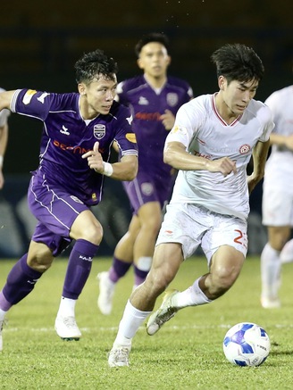 Bảng xếp hạng V-League mới nhất: HAGL trôi về nơi rất xa, đội Đà Nẵng nguy kịch