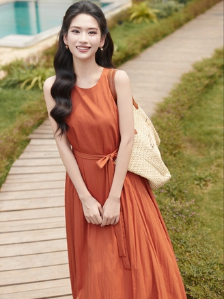Váy suông từ linen, vải tơ thành xu hướng 'hot'