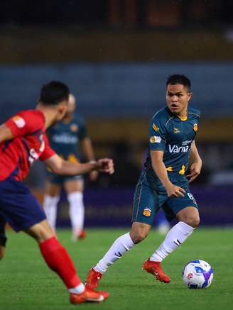 Bảng xếp hạng V-League: HAGL chưa yên tâm trụ hạng, cuộc đua nhóm cuối rất khốc liệt