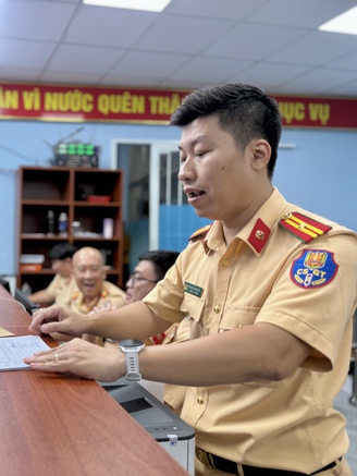 Không đổi được bằng lái xe vì hệ thống chưa xử lý lỗi cũ: CSGT nói gì?