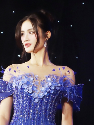Vì sao Hoa hậu Ý Nhi bật khóc trước thềm thi Hoa hậu Thế giới?