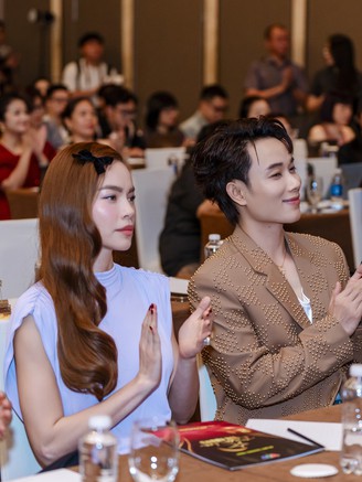 Hồ Ngọc Hà ngồi ghế giám khảo 'Điểm hẹn tài năng', Hồ Hoài Anh trở lại