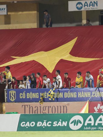 Cả V-League cùng hướng về ngày đại lễ của dân tộc