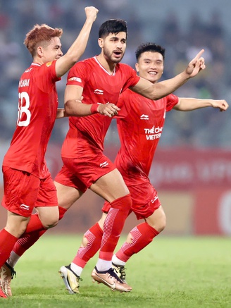 Bảng xếp hạng V-League mới nhất: SLNA lâm nguy, Hà Tĩnh đua vô địch tin được không!