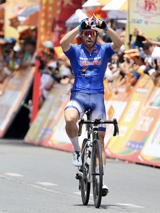 Cúp xe đạp truyền hình TP.HCM: Nick Kergozou phá vòng vây giành chiến thắng ở Cần Thơ