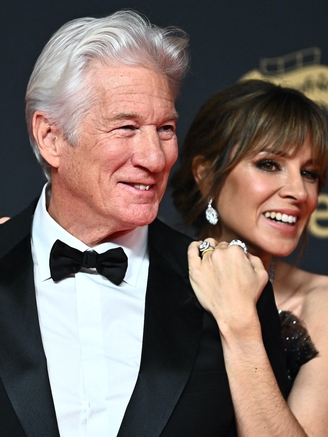 Tài tử Richard Gere tiết lộ cuộc sống bên vợ kém 34 tuổi