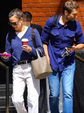 Jennifer Garner sánh vai bên người yêu sau tin đồn tái hợp Ben Affleck