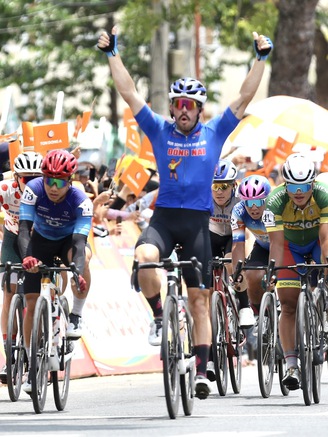 Tay đua New Zealand phá kỷ lục thắng chặng Cúp xe đạp truyền hình TP.HCM