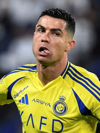 Ronaldo ghi cú đúp ngoạn mục, Al Nassr sống lại cơ hội vô địch Saudi Pro League