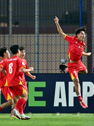 'Tiểu Trọng Hoàng' Duy Khang, tác giả bàn thắng siêu đẹp vào lưới U.17 Úc: Anh là ai?