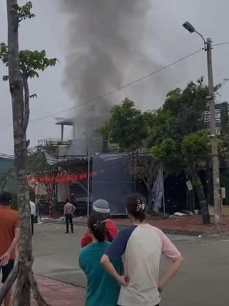 Nổ lớn tại quán bia ở Quảng Ninh