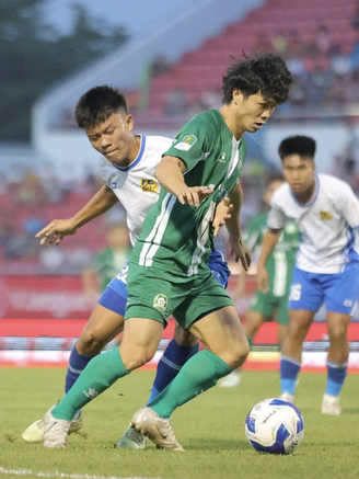Công Phượng đá hỏng phạt đền nhưng Bình Phước vẫn thắng, Ninh Bình đả bại PVF-CAND