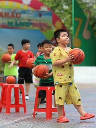 Thủ tướng khuyến khích nghệ sĩ, VĐV, chuyên gia tổ chức hoạt động hè cho học sinh