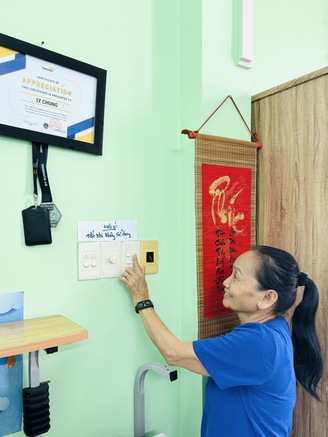 Mỗi công tắc điện tắt đi, hành tinh xanh thêm mỗi ngày
