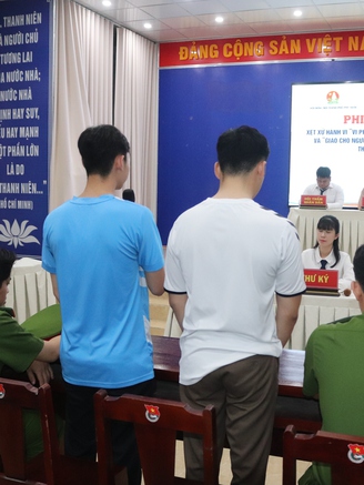 Phiên tòa giả định: Mượn xe máy của cha điều khiển tông người khác chết, hai cha con bị tù