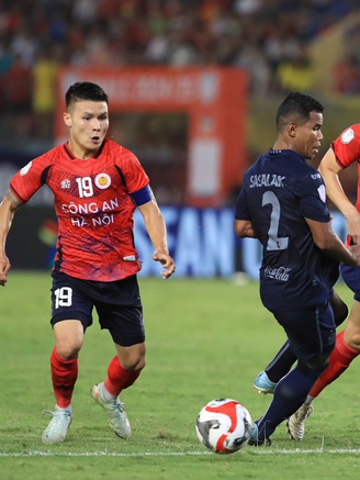 HLV Polking nói lời gan ruột, HLV Buriram 'tôi không thích cách đá của CLB CAHN'