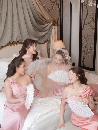 Lý Nhã Kỳ làm phù dâu, tuyên bố bất ngờ trong lễ cưới Hồ Quỳnh Hương