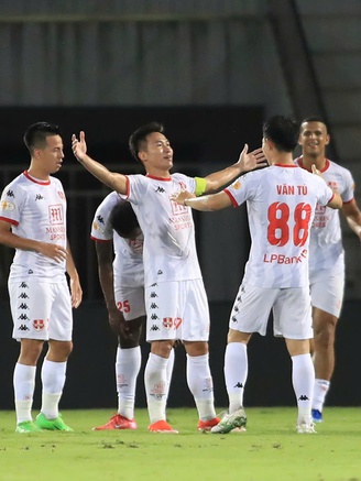 Bảng xếp hạng V-League: Chính thức trụ hạng, HLV Thanh Hóa vẫn xin từ chức vì thua Hải Phòng