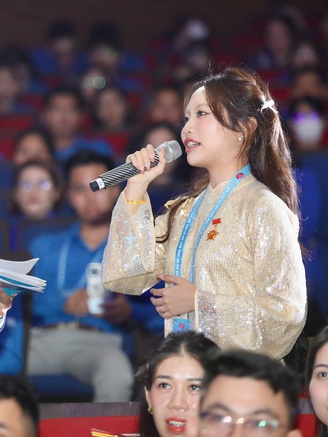 Ca sĩ Phương Mỹ Chi và nhiều người nổi tiếng kể chuyện học theo Bác Hồ