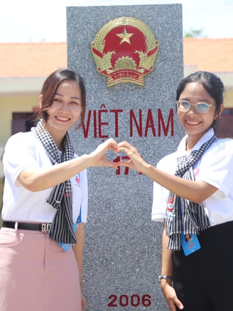 Thăm những người hùng bảo vệ Tổ quốc