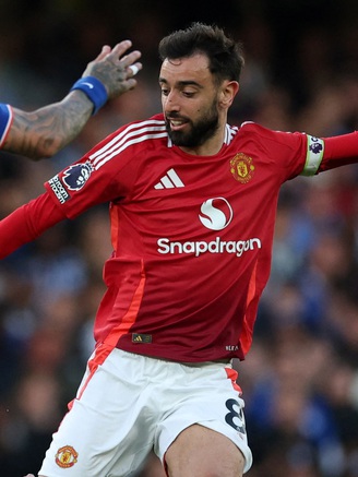 Đại gia Ả Rập Xê Út chiêu mộ Bruno Fernandes sau chung kết Europa League: Lương cao hơn ‘núi’