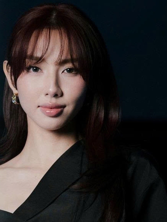 Động thái của Sen Vàng sau khi hoa hậu Thùy Tiên bị bắt