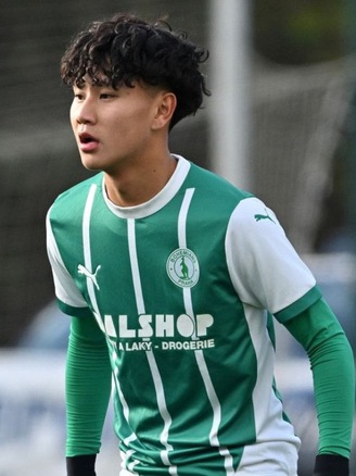 U.22 Việt Nam xuất hiện ‘cánh chim’ rất lạ: Tiền đạo Việt kiều Czech, thầy Kim tạm ‘nhường’ chức