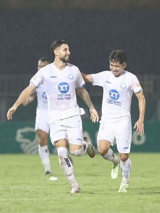 Bảng xếp hạng V-League mới nhất: CLB CAHN dễ ‘tay trắng’, HAGL yên vui ở tốp 9?