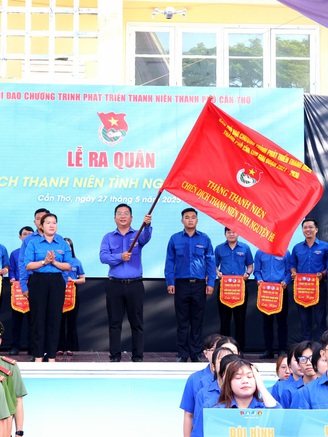 Người trẻ Cần Thơ lên rừng, xuống biển trong Chiến dịch Thanh niên tình nguyện hè