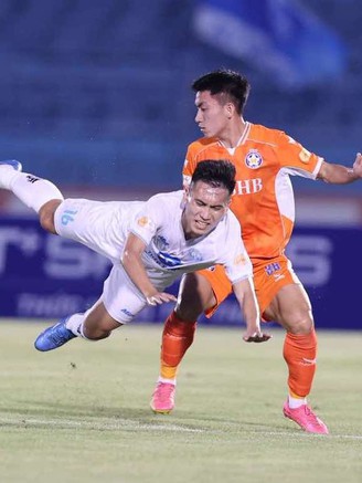 Đội đầu tiên xuống hạng sắp lộ diện, V-League nóng không tưởng