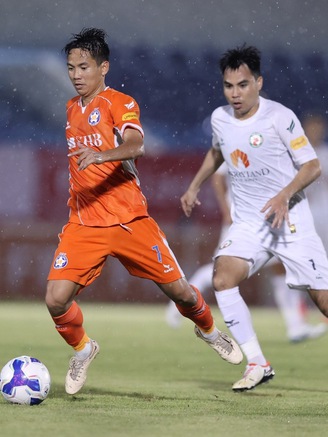 Đã rõ trận đấu có thể định đoạt cuộc đua trụ hạng V-League: Kết quả cực khó đoán!
