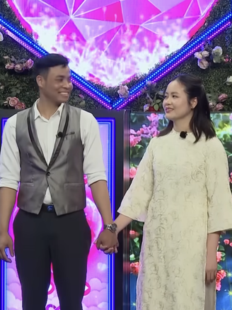 Chủ quán cà phê 15 năm chưa yêu ai chinh phục được cô giáo xinh đẹp