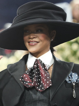 Vì sao Rihanna gây chú ý tại Met Gala 2025?