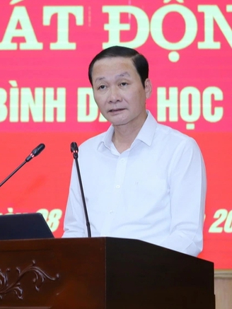 Đi từng ngõ, gõ từng nhà trang bị kỹ năng số cho người dân