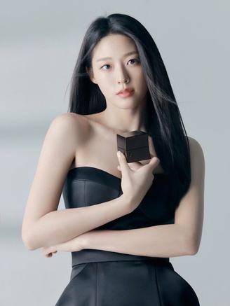 'Nữ thần Kpop' một thời Seolhyun (AOA) giờ ra sao?