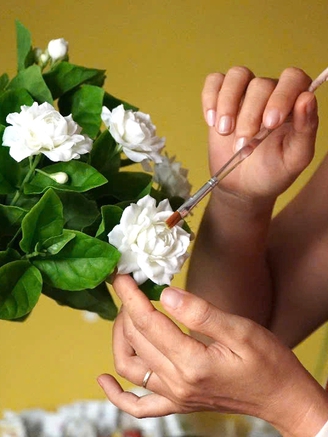 Độc đáo những bông hoa làm bằng đất sét, giá bán từ vài trăm đến chục triệu đồng