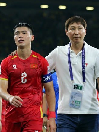 HLV Kim Sang-sik chia tay đội tuyển Việt Nam ngày 11.6, các cầu thủ về đá V-League