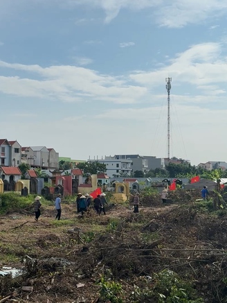 Dân bức xúc sau buổi cưỡng chế: 'Tìm cũng chưa chắc phải cụ nhà mình'