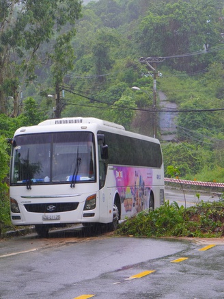 Bão số 1: Bán đảo Sơn Trà xuất hiện nhiều điểm sạt lở nguy hiểm