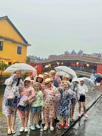 Cười ra nước mắt với chuyến du lịch 'bão táp'