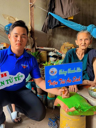 ‘Ngày cuối tuần tử tế’ - học Bác từ việc làm nhỏ nhất