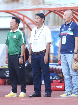 HLV Trần Minh Chiến không họp báo vì tình cảnh của Bình Định quá ‘u buồn’: Trợ lý nói gì?
