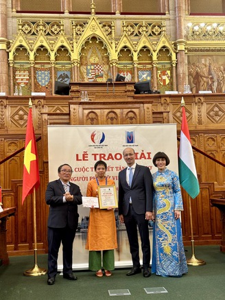 Hành trình kết nối tâm hồn của hàng trăm phụ nữ Việt xa xứ